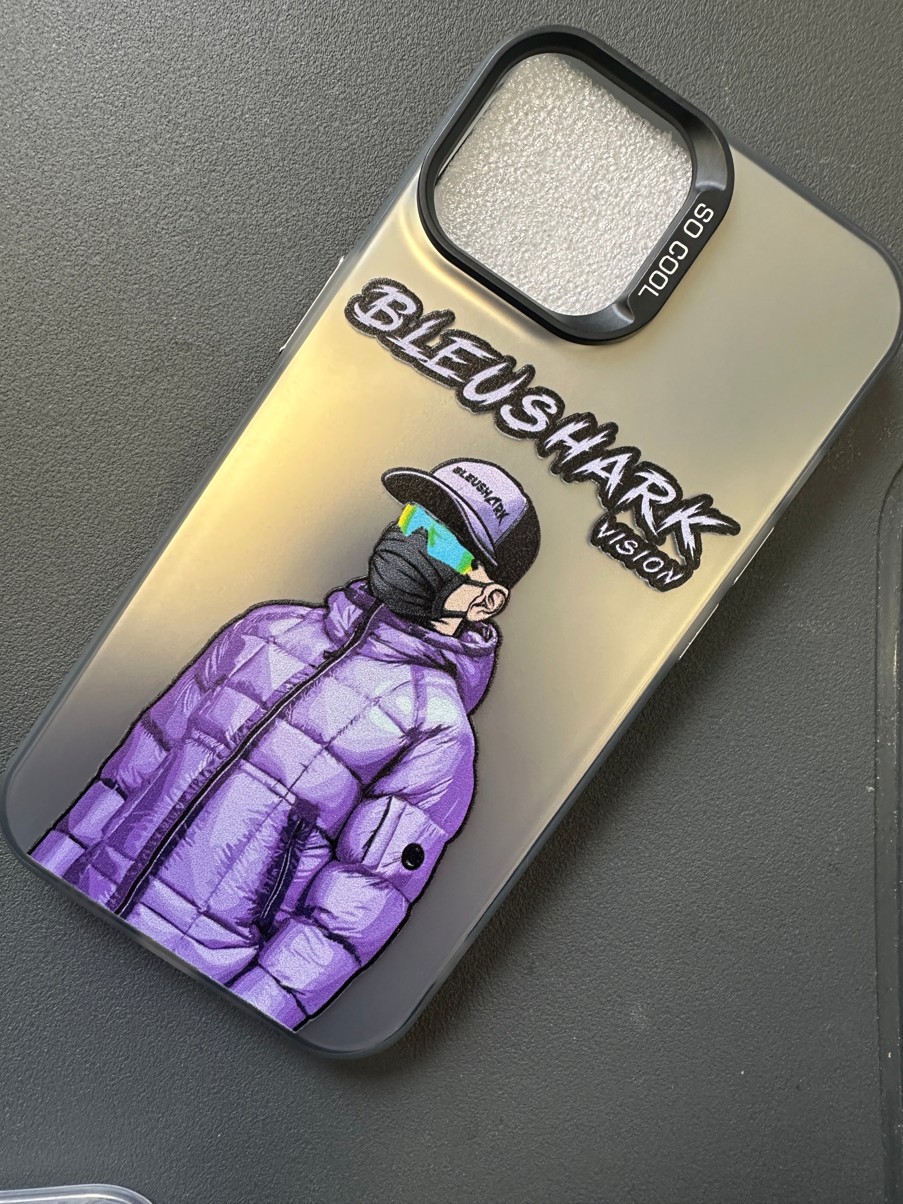 Coque Bleushark noir/violet