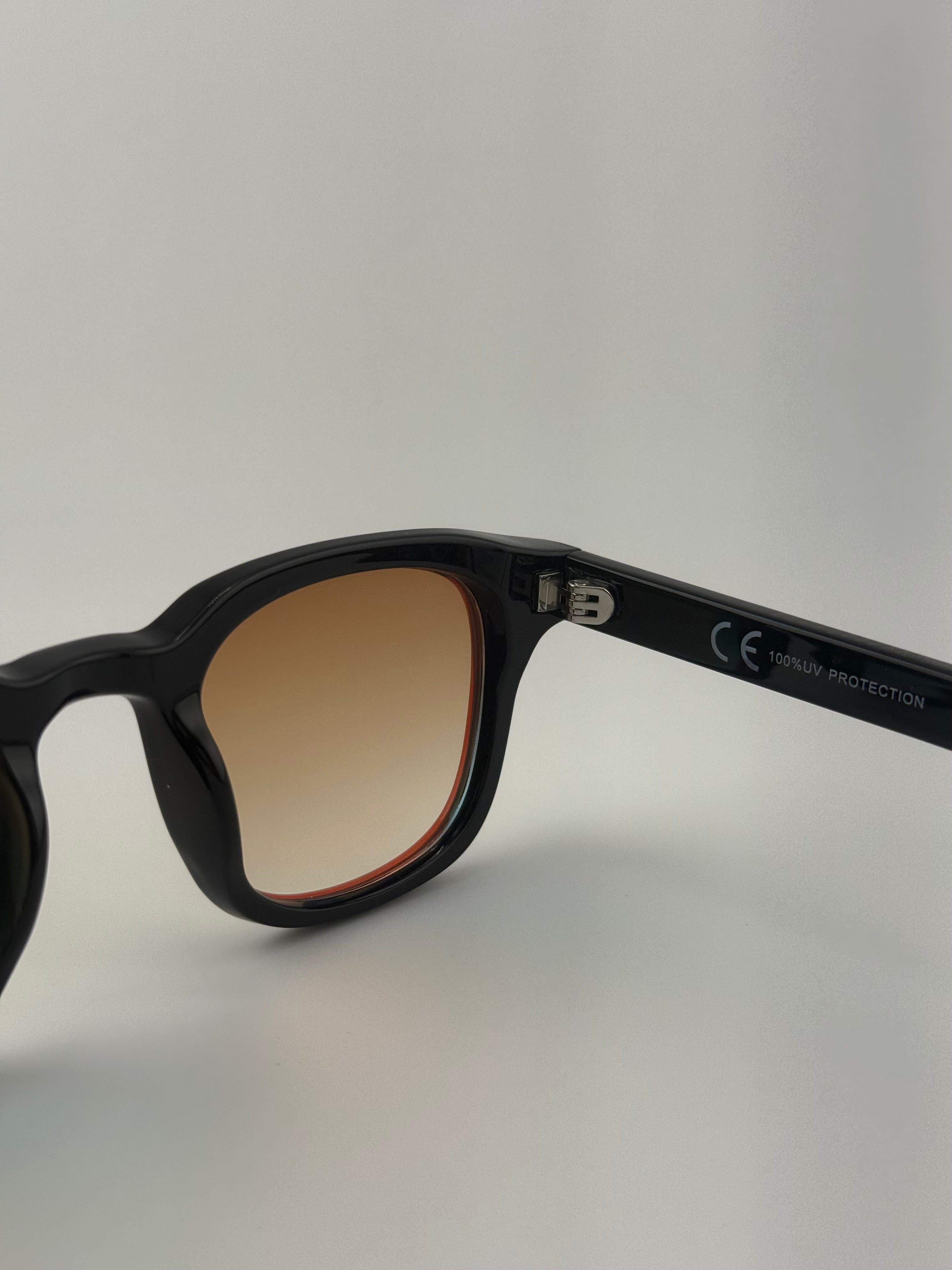 Lavava black  orange