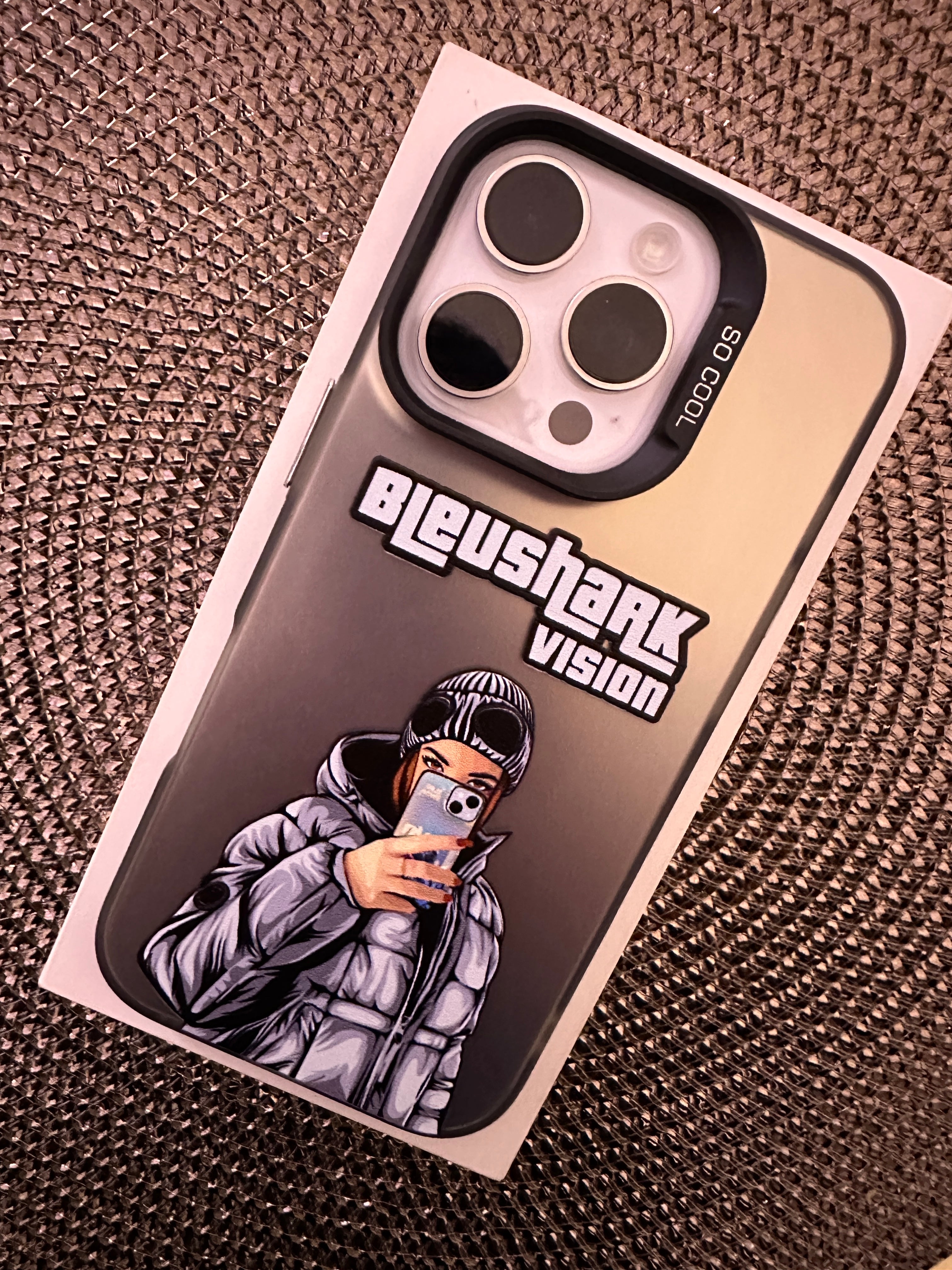 Coque bleushark vision noir/gris