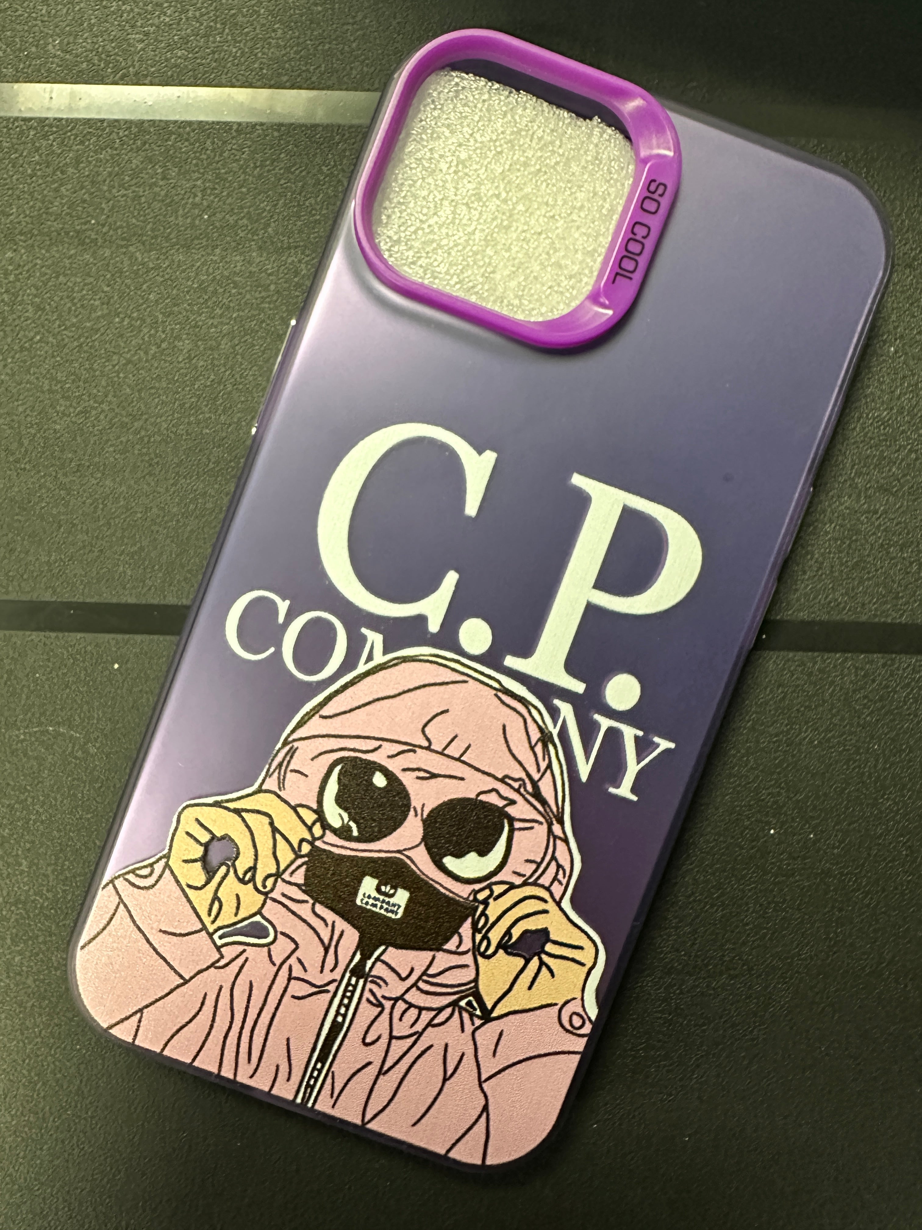 Coque bonhomme violette