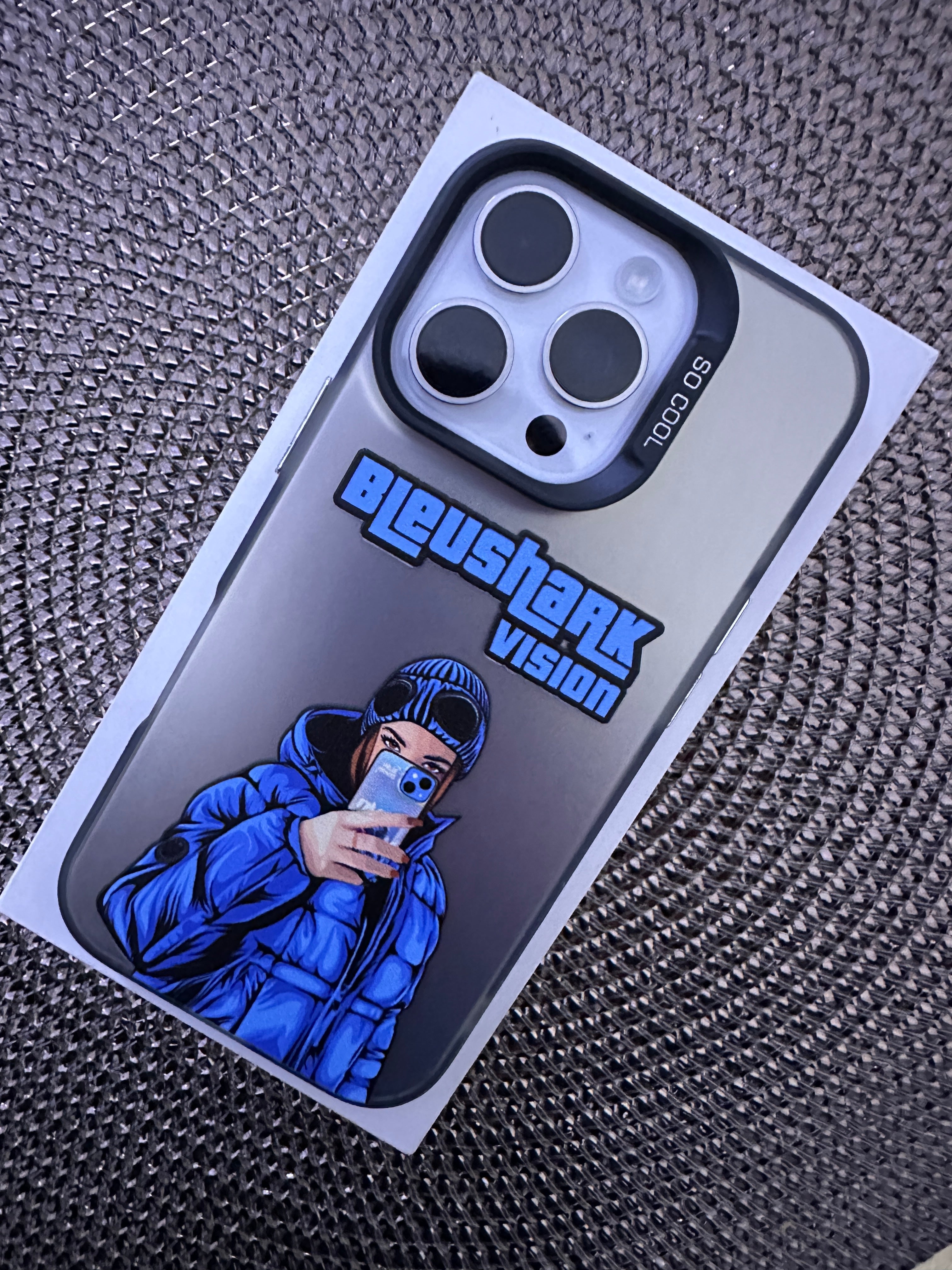 Coque bleushark vision multicolore/bleu