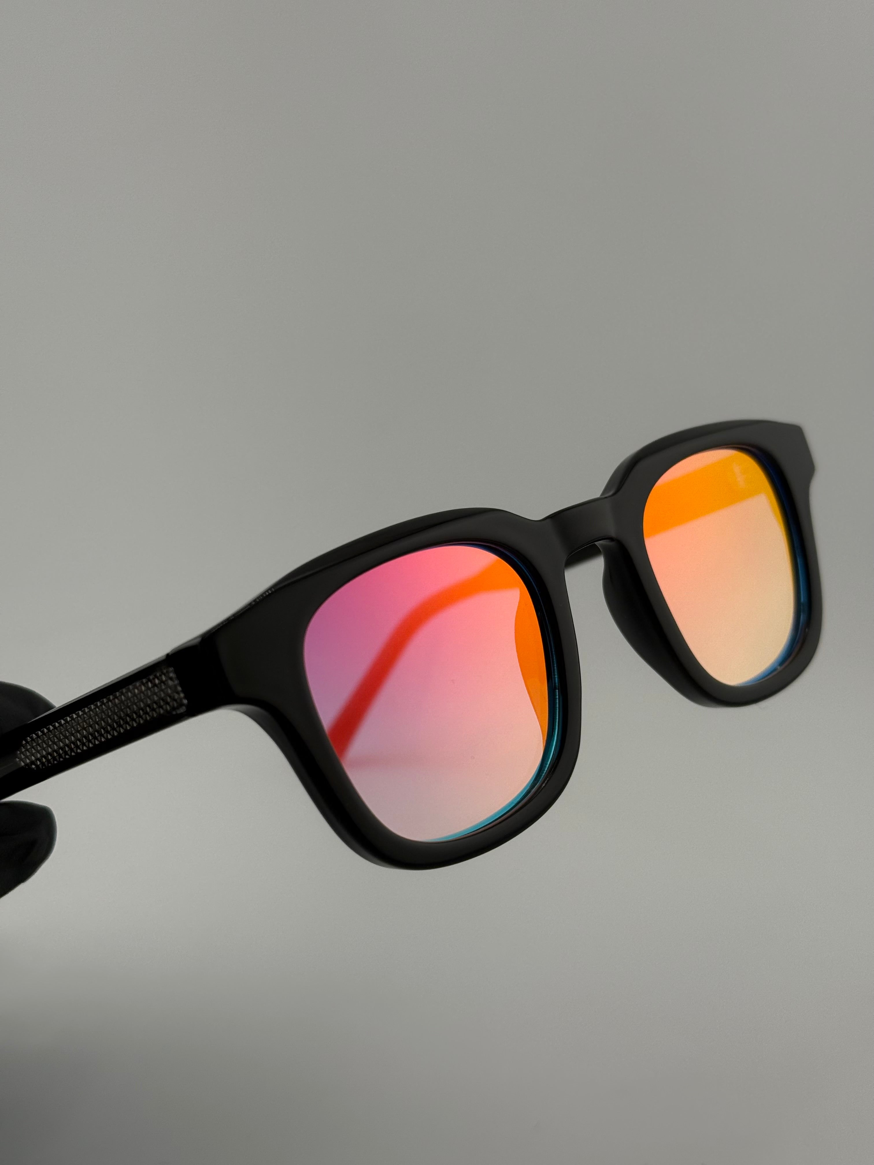 Lavava black oled