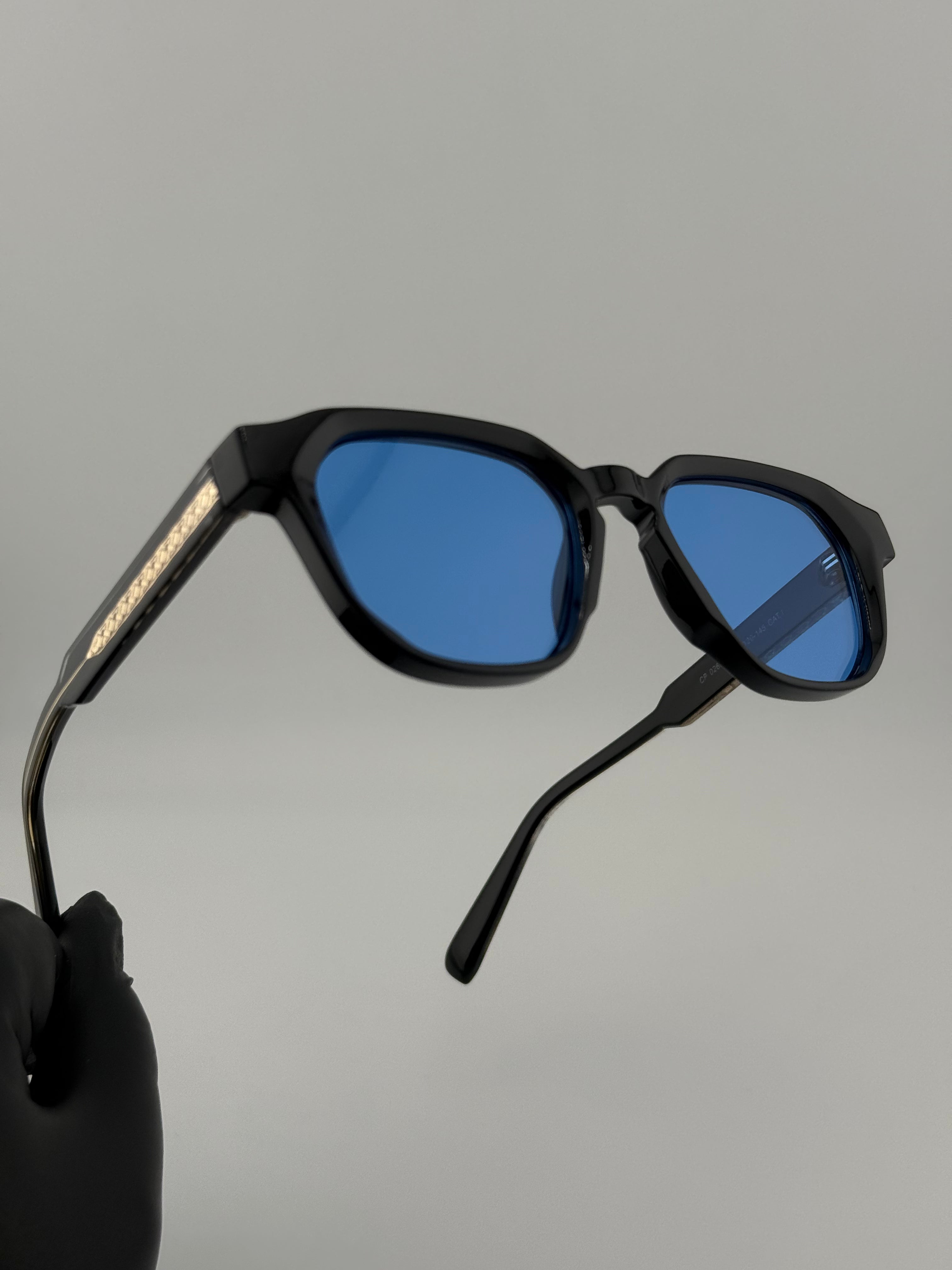 Prado noir bleu